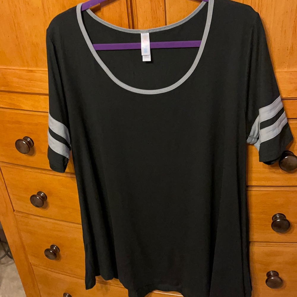 LuLaRoe Perfect T